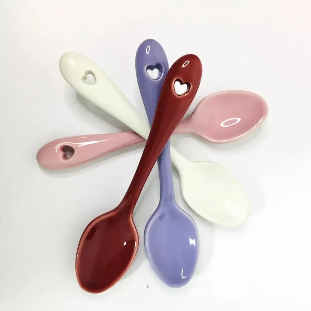 Williams Sonoma 4 Heart Mugs Pink Purple Red White Matching Heart Spoons